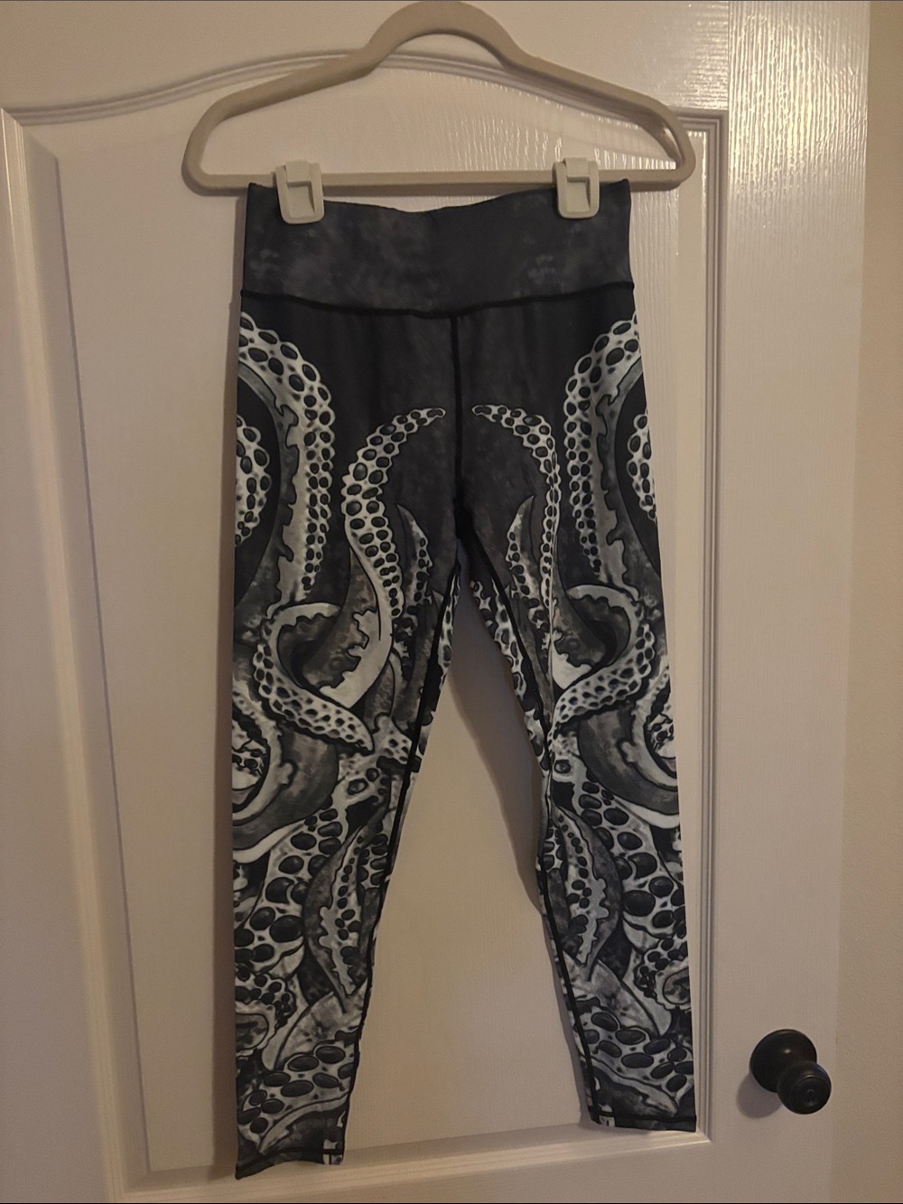 Octopus-Print High-Waist Leggings - Black & Gray